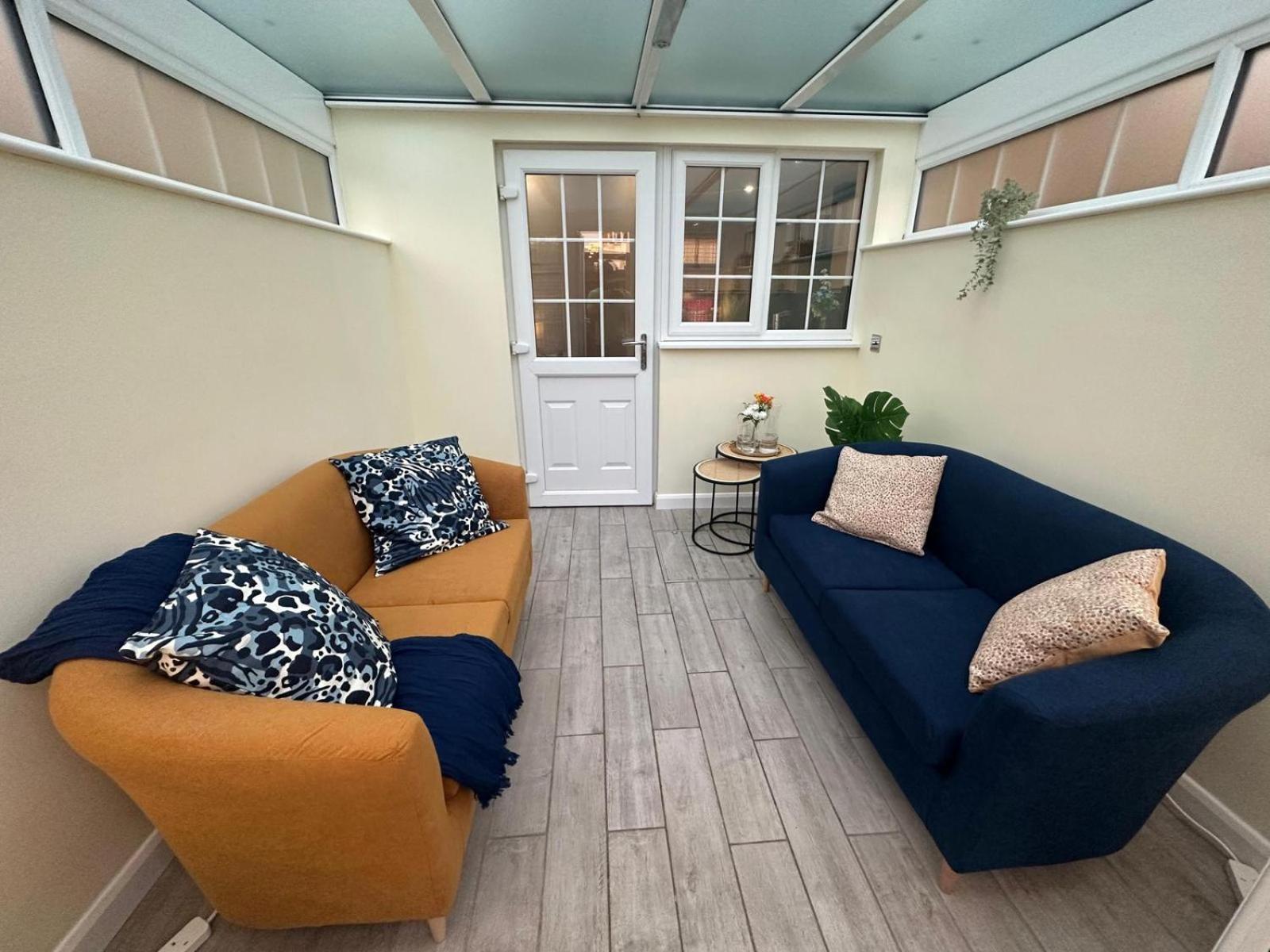 Rooms In Stylish House ميلتون كينيز المظهر الخارجي الصورة
